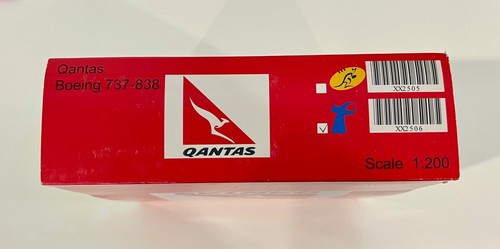 JC Wings 1/200 Boeing B737-838WL Qantas, VH-VZO 'Bendigo' - Prostate Cancer  - Bild 3 von 10