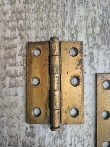 2 antike Metall Schrank Schranktür Scharniere abgestimmtes Set 2,5" x 1,75" - Bild 2 von 6