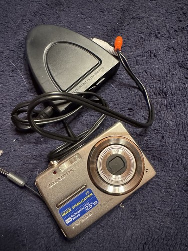 OLYMPUS FE-230 7.1 MEGAPIXEL DIGITAL CAMERA SILVER SEE PHOTOS - Picture 11 of 12