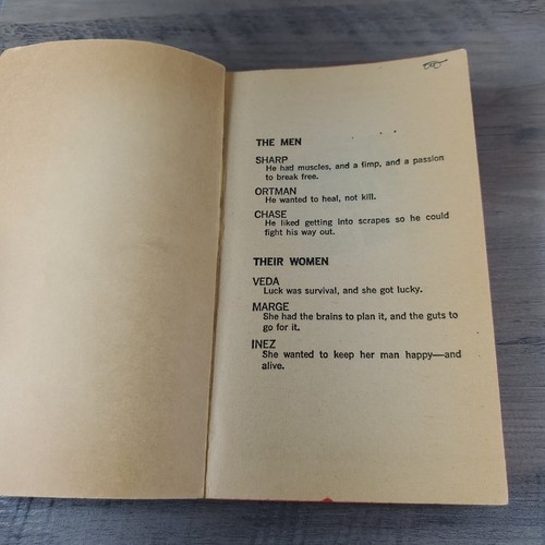 Dead to Rights by Kenn Davis 1981 Vintage Paperback Mob Book - Picture 5 of 8