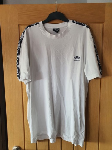 Umbro T Shirt XXL 23" pit to pit