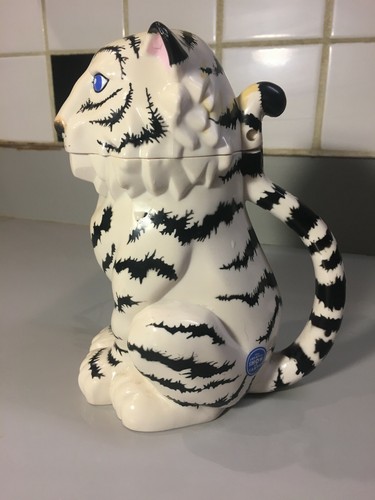 Vintage Ringling Brothers, Barnum & Bailey Circus Collectible White Tiger Mugs - Picture 2 of 6