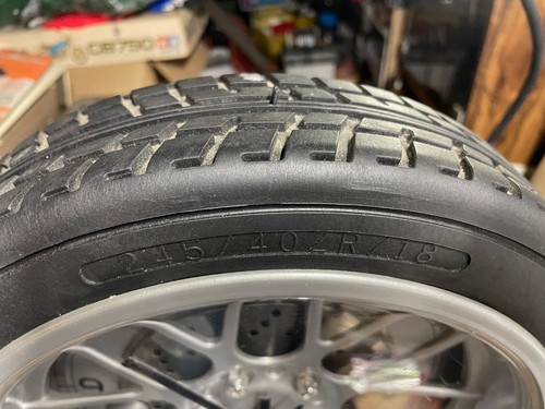 13.5” Wheel & Tire Wall Clock Working Battery Operated Mechanic Shop - Afbeelding 3 van 4