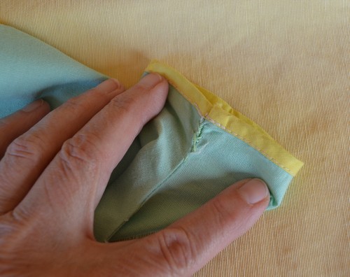 Kimono et bavoir vintage 18" fait maison vert et jaune menthe pour initiales bébé ou poupée SKD - Photo 11/11