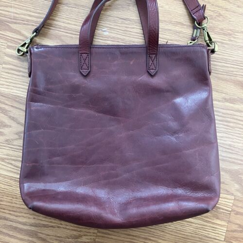 Cartera Bandolera de Transporte MADEWELL en Cuero Vino Borgoña - Imagen 2 de 14