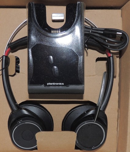 Plantronics (Poly) Voyager Focus UC B825 & B825-M - Brand New Bluetooth Headset - Picture 2 of 10