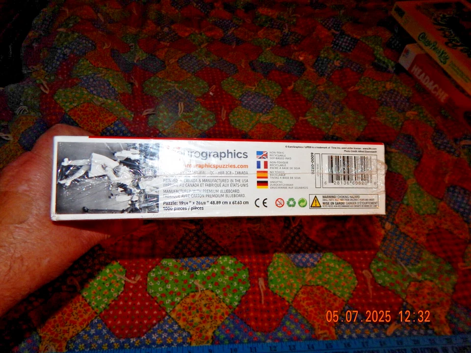 New Eurographics TIME LIFE V-J Day Kiss in Times Square 1000 piece Jigsaw Puzzle - Image 2 of 3