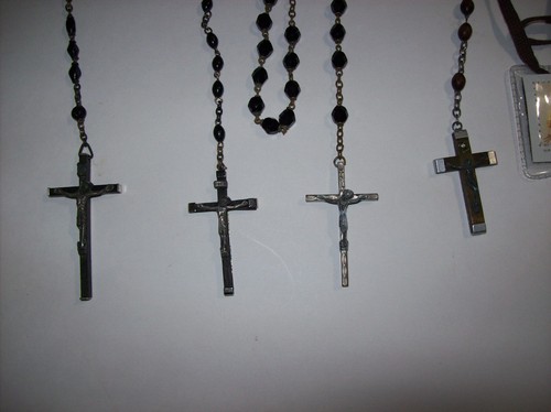 Lot of Vintage to Now RELIGIOUS CATHOLIC ROSARY, MEDALS, +Misc - Picture 8 of 20