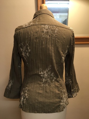 M&S KHAKI GREEN + IVORY FLORAL EMBROIDERY, 3/4 SLEEVES CRINKLE SHIRT UK 10/12 - Picture 3 of 11