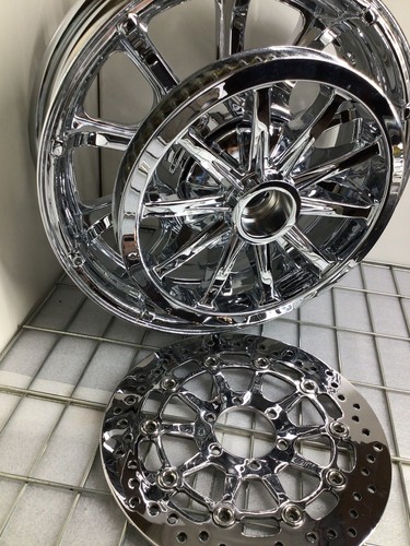 Indian Chief Classic chrome REAR Wheel & Rotors 2015 -22 MAG Rims (EXCHANGE) - Picture 2 of 13