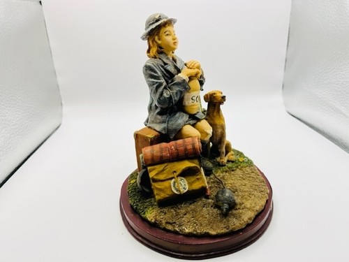 Marlo Collection Figur - Mädchen und Hund - 6,5" hoch und 6,25" breit - Bild 2 von 6