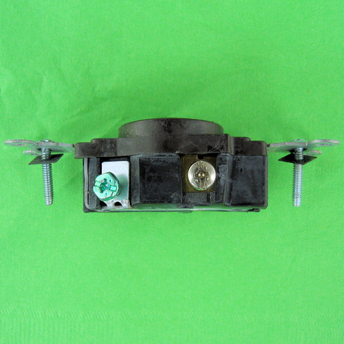 Leviton Heavy Duty Single Self Grounding 3 Prong Round Outlet 15 Amp 125V AC VAC - Imagen 4 de 6