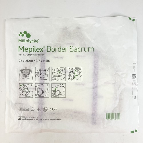 1 Large Mepilex Border Sacrum 8.7 x 9.8 in / 22 x 25 cm Exp 08/2024