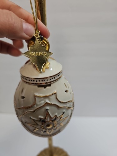 Lenox 2012 Annual Christmas Tree Ornament Porcelain Spire 6" White Gold - Picture 2 of 6