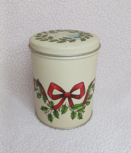 Vintage Christmas Tin Can Bristol Ware Burlington, New Jersey Made In USA Metal - Picture 1 of 16
