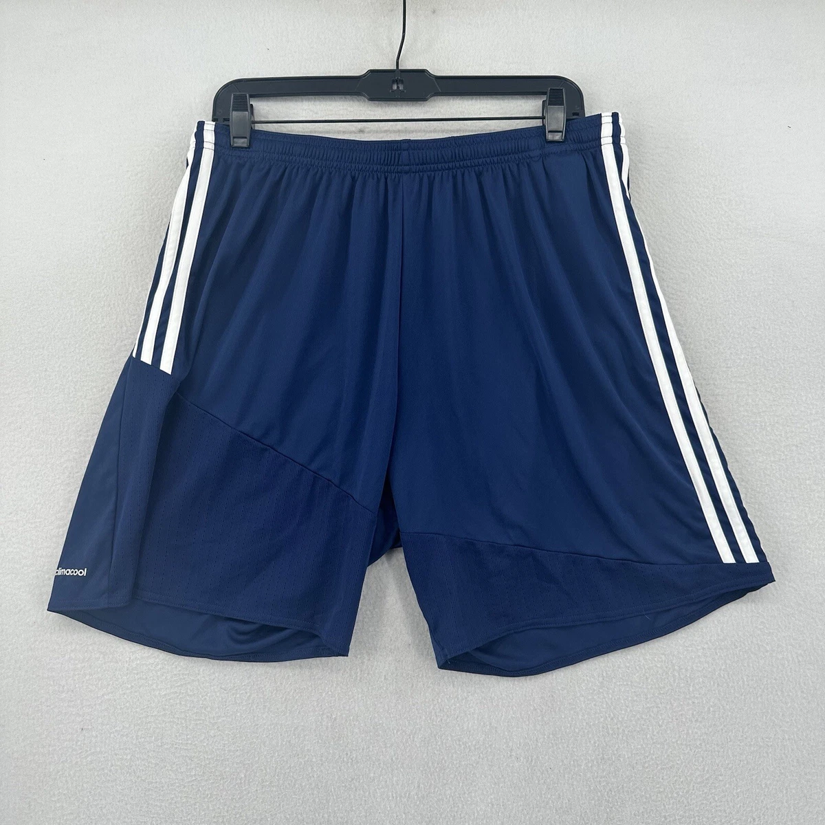 Adidas regista sales 16 shorts