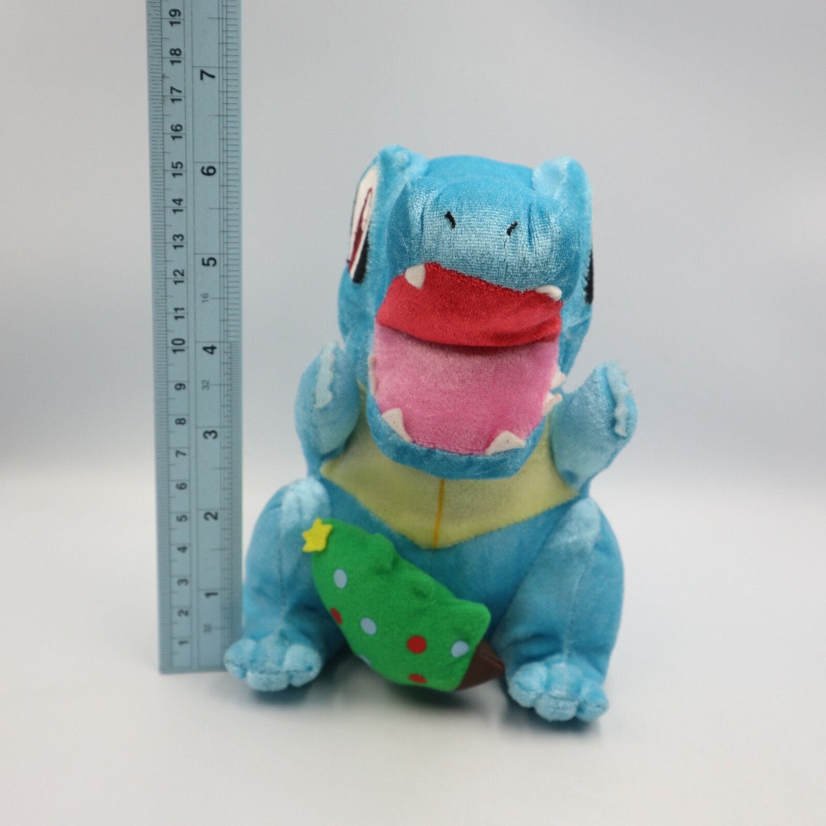 Totodile C0902 Christmas Shiny Pokemon Banpresto 6