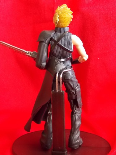 FIGURA DE ACCIÓN EN CAJA CLOUD FINAL FANTASY VII ADVENT NIÑOS PLAY ARTES 8" 20 cm Reino Unido - Imagen 8 de 11
