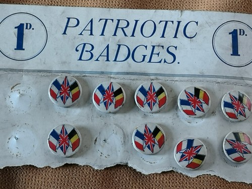 Part card of nine WW1 PATRIOTIC BADGES - Bild 4 von 4