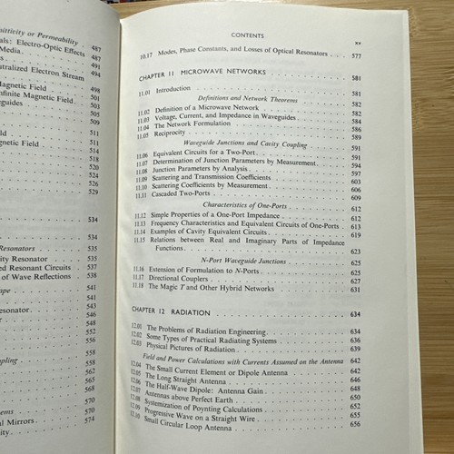 Field and Waves in Communication Electronics Simon Ramo John R. Whinnery 1967 - Imagen 13 de 24