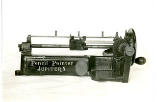 Guhl & Harbeck Hamburg Germany Pencil Pointer (sharpener) model Jupiter N photos