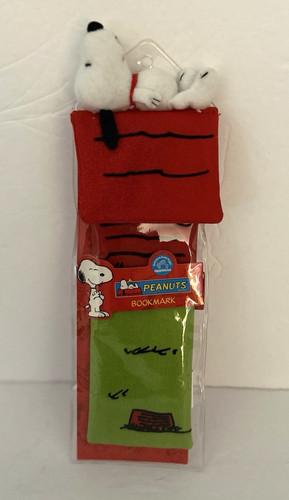 Applause Snoopy Bookmark Plush Peanuts Doghouse in Package - Picture 8 of 10
