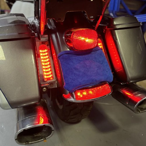 Luz trasera de llenado de alforja LED señal de giro para Electra Glide Road Glide King - Imagen 3 de 14