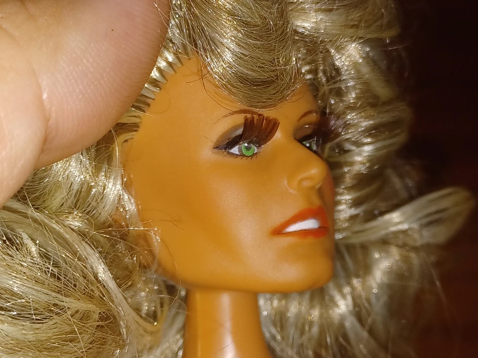 Boneca, macacão, sapatos, cílios vintage Mego 1970 Charlies Angel Farrah Fawcett - Imagem 3 de 4
