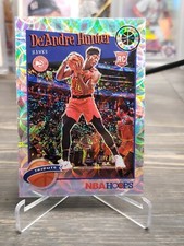 2019-20 Hoops Premium Stock DE'ANDRE HUNTER RC TRIBUTE SILVER SCOPE PRIZM HAWKS