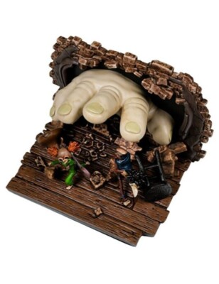 LITTLE NIGHTMARES III 3 ESCAPING MONSTER BABY Hand Diorama Statue