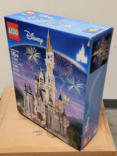 New LEGO Disney Castle Set Mickey + Tinker Bell 71040 (Retired) Some Box Damage - Picture 7 of 17