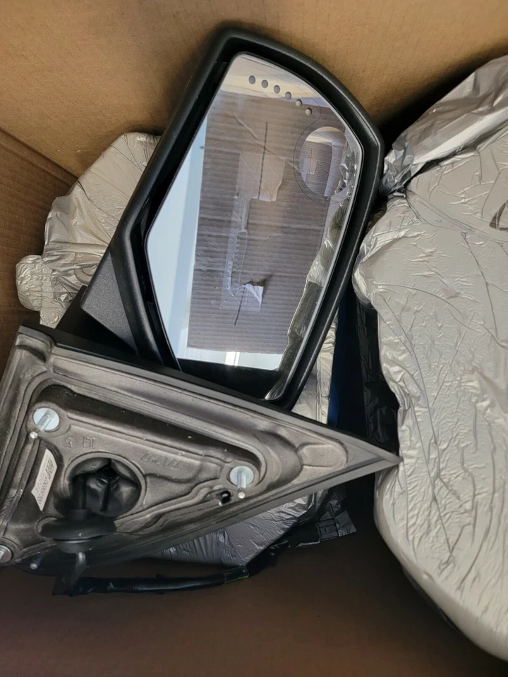 Пара черных сигнальных зеркал с электроприводом и подогревом и памятью для звукоснимателя GM - Изображение 2 из 2