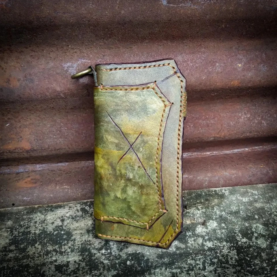 Cartera Larga Tallada Vikinga, Cartera de Cuero Motociclista, Cartera Motor Mecánica Foto 2 de 4