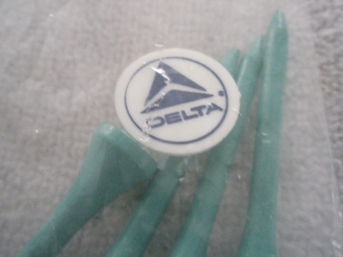DELTA AIR LINES GOLF TEES 2 unopened bags w/ white ball markers NEW - Picture 2 of 6