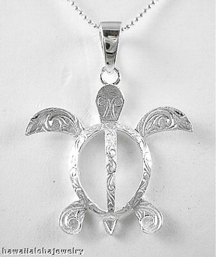 29MM 925 SILVER BRUSH SATIN ENGRAVED SCROLLS HAWAIIAN PETROGLYPH TURTLE PENDANT - 第 1/1 張圖片