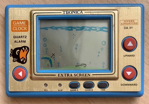 Tronica Divers Adventure DA 37 Game Clock Quartz Alarm Extra Screen LCD Game 1983 - Picture 2 of 7