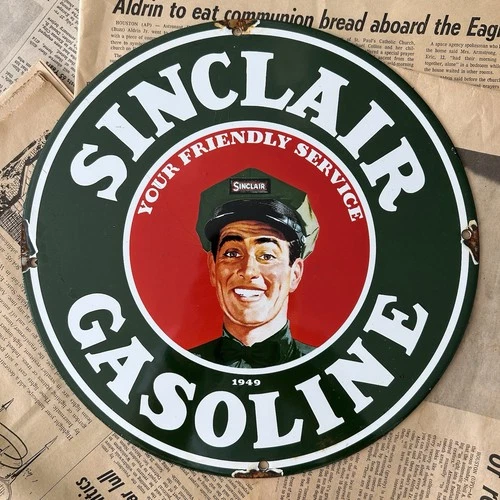 VINTAGE 1949 SINCLAIR GASOLINE FRIENDLY SERVICE 12 INCH PORCELAIN ENAMEL SIGN
