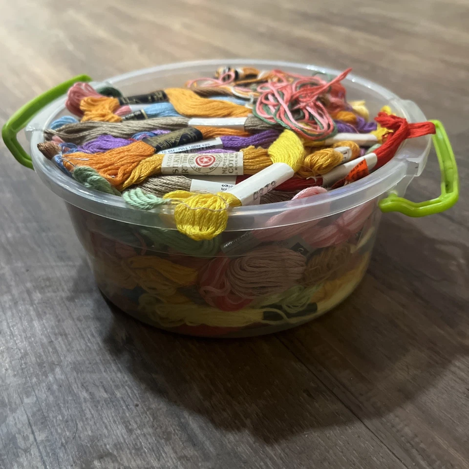 Gran lote de 100+ madejas de hilo americano artesanales de hilo bordado Foto 2 de 4