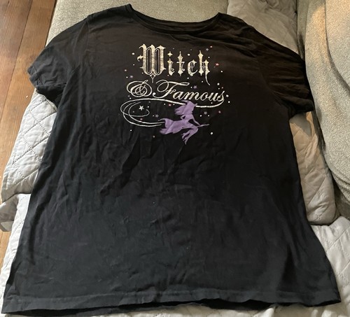 Damen T-Shirt 2X Witch & Famous Grafik mit Flying Witch Print