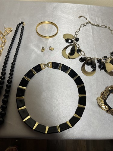 Black & Gold Vintage Fashion Jewelry Collection Lot 80s- Y2K - Picture 6 of 7