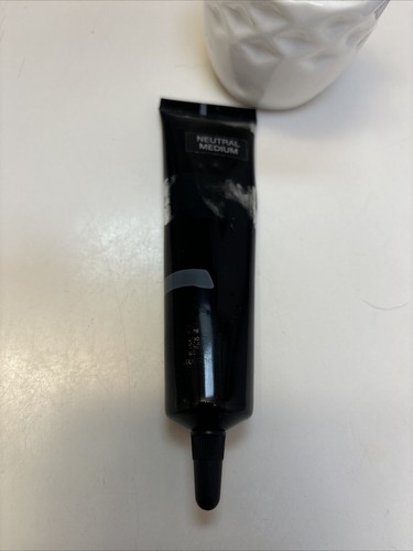 It Cosmetics Bye Bye Under Eye Concealer With Collagen NEUTRAL MEDIUM 1.0 oz New - Picture 3 of 5