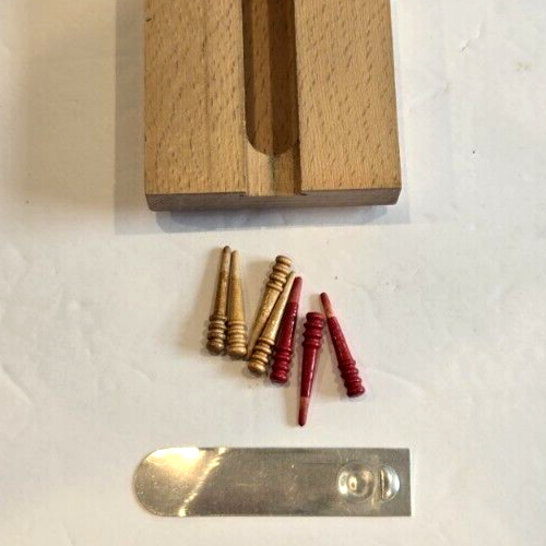 Vintage 1968 Cribbage Board by E.S. Lowe with Pegs and Box 12 inch - Picture 3 of 7