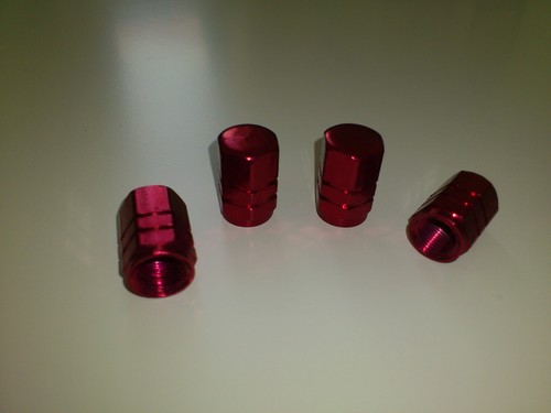 Aluminio 4 Piezas Rojo Neumático Válvula Tallo Tapa Cubiertas Bici Auto Coche - Picture 5 of 6
