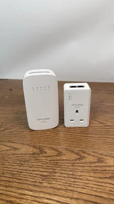 TP-Link TL-WPA4530 AV500 WiFi Extender & TL-PA4020P Powerline Adapter