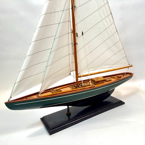 Handcrafted Wooden Sailboat Model - Nautical Display with Fabric Sails 87 cm - Picture 10 of 10
