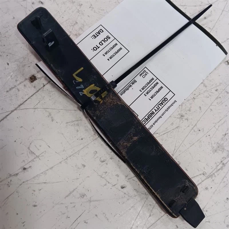 Luz de señalización trasera Chevy Traverse 2010 2011 2012 2013 Foto 2 de 4