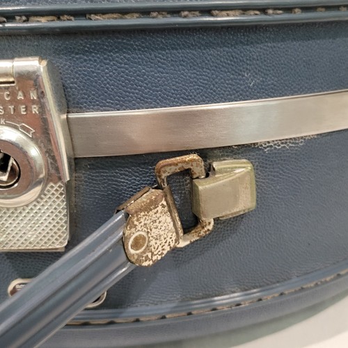 VTG American Tourister Tiara Round Hat Box Luggage Weekender Suitcase Blue 16" - Picture 8 of 15