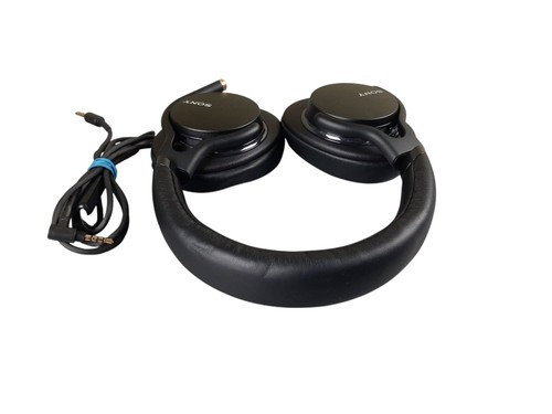 SONY MDR-1AM2: Cuffie tipo chiuso ad alta risoluzione con custodia morbida - Foto 4 di 5