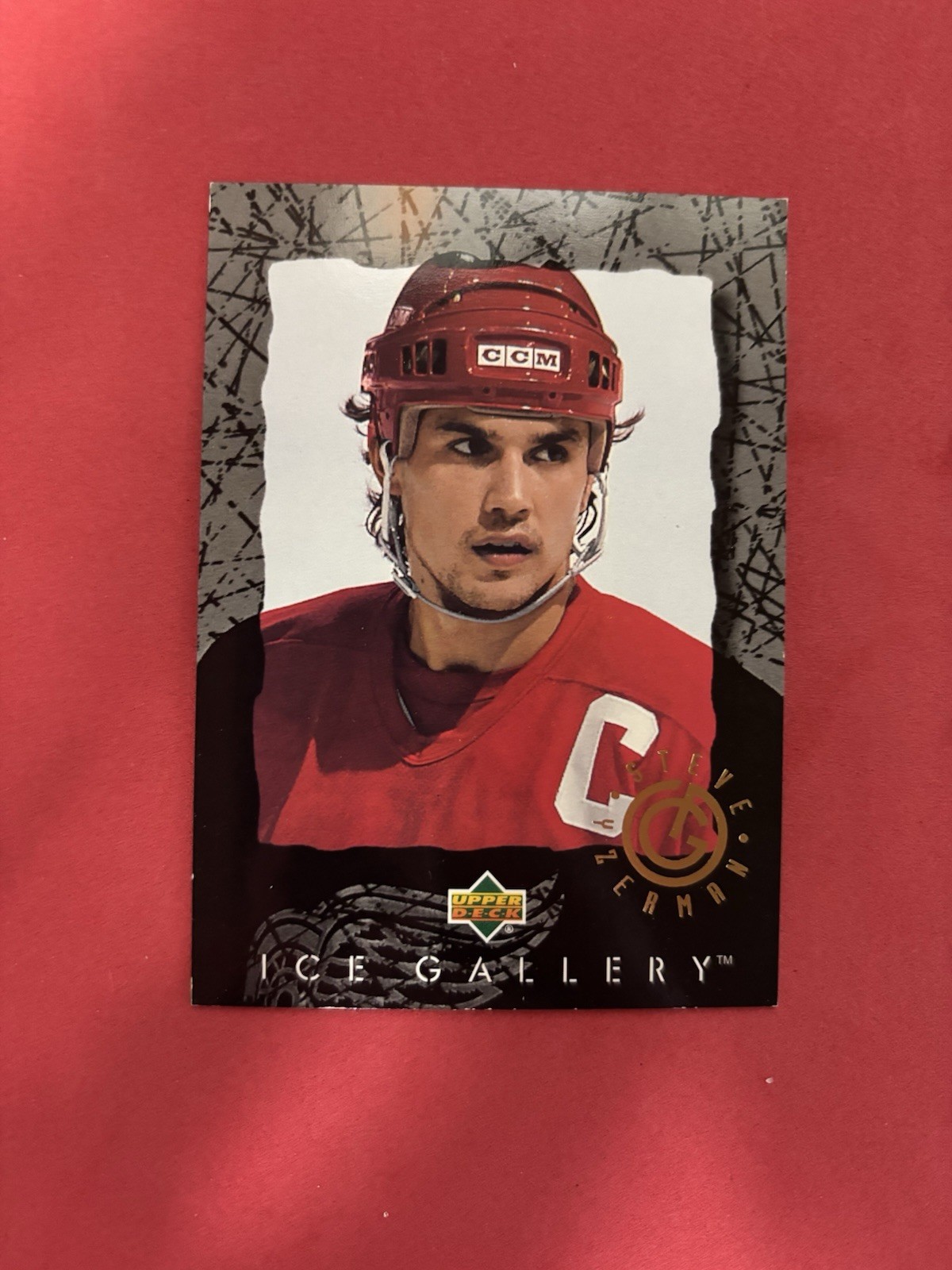 Steve Yzerman 1994-95 Upper Deck Ice Gallery Insert #IG1 Detroit Red Wings HOFer