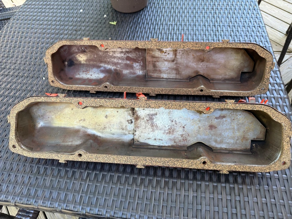 Dodge Charger 440 1968 cubiertas de válvula Foto 3 de 3